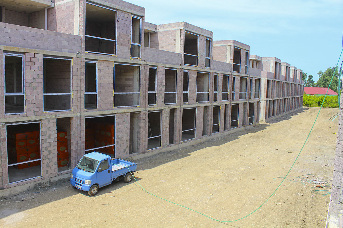 Polo Villas complex construction dynamics